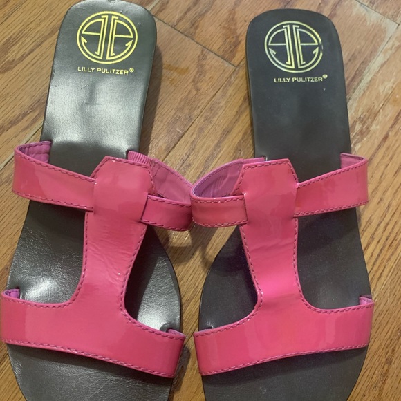 Great condition Lily Pulitzer sandals!!!! - Picture 2 of 6